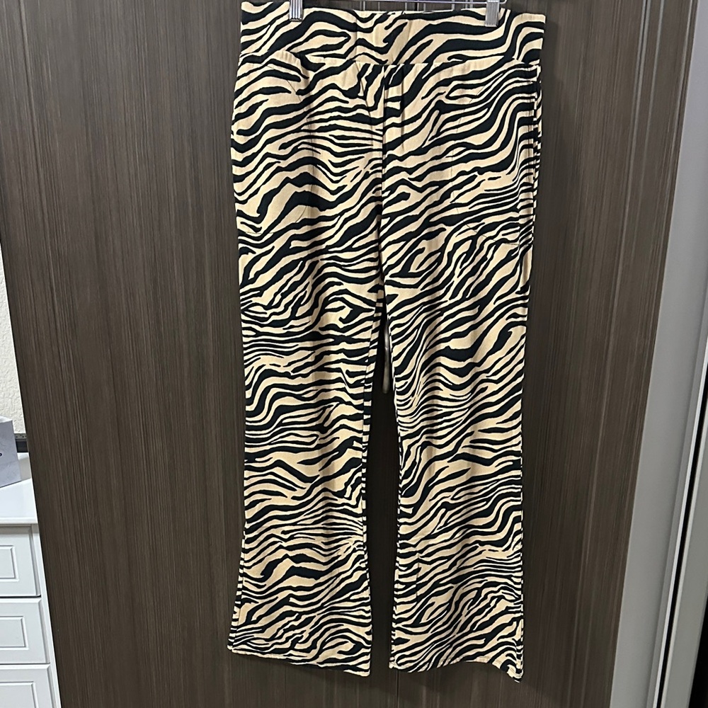 Sofia by Sofia Vergara Zebra Print Flare‎ Pants